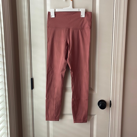 lululemon athletica Pants - Lululemon Wunder Under Leggings 25 inch length Women's Size 6